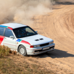 Teciomar Ábila apresenta os rallys mais extremos do planeta, onde coragem e velocidade desafiam todos os limites.