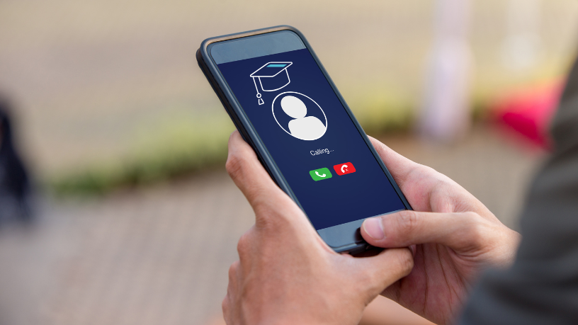 Sérgio Bento De Araújo destaca como a comunicação escola–família via aplicativos eleva a transparência e o engajamento diário.