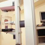 Estilo de vida e prevenção do câncer de mama: hábitos saudáveis e a prática regular de exercícios, como explica Vinicius Tadeu Sattin Rodrigues, são aliados importantes na proteção da saúde feminina.