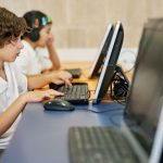 Transformação Educacional em Santa Catarina: Como os R$3,6 Bilhões em Infraestrutura e Tecnologia Podem Redefinir o Ensino