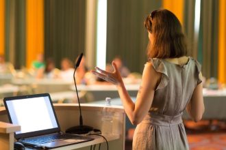 Carol de Toni e o desgaste político em Santa Catarina: sinais de tensão e impactos no cenário nacional